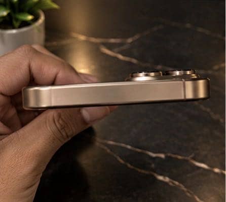 Apple iPhone 16 Pro Max 1