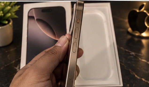 Apple iPhone 16 Pro Max 2