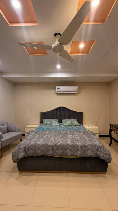 Daily basis luxury short stay apartment available in bahria town