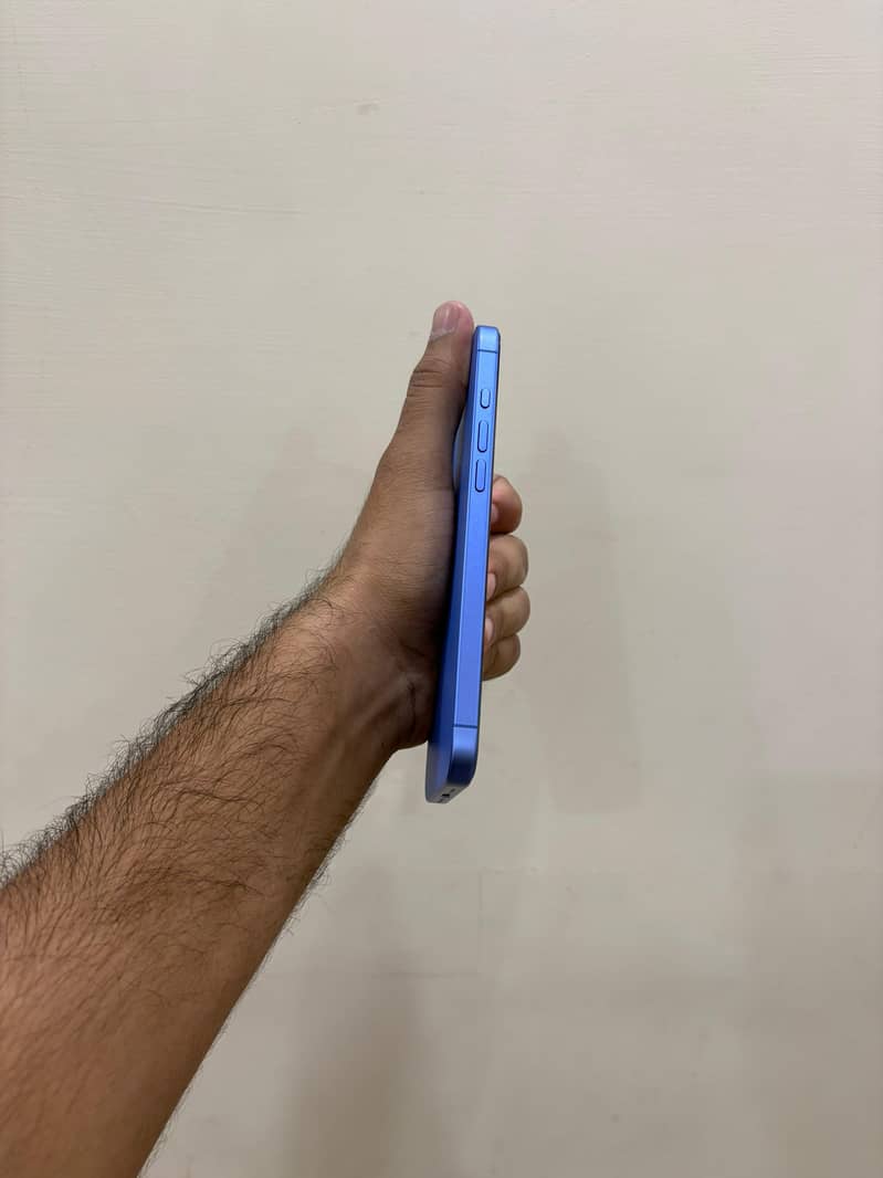 iPhone 16 Plus 1