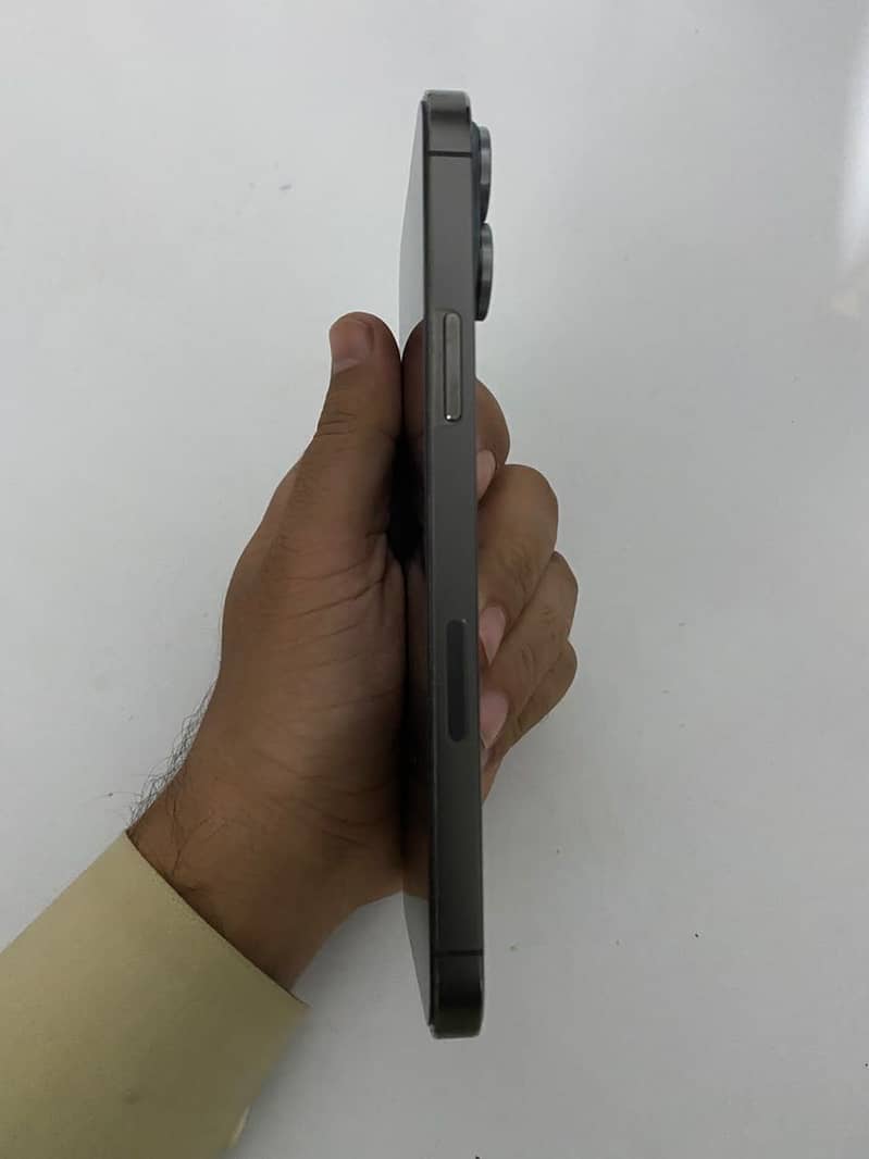 Apple iPhone 13 Pro Max 4