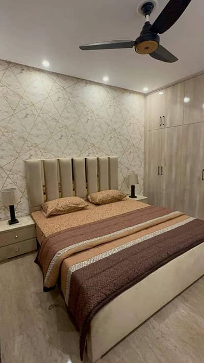 One bedroom daily basis laxusry short stay apartment available for rent in bahria town