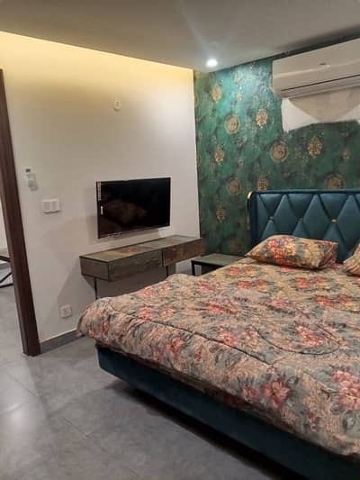One bedroom daily basis laxusry short stay apartment available for rent in bahria town