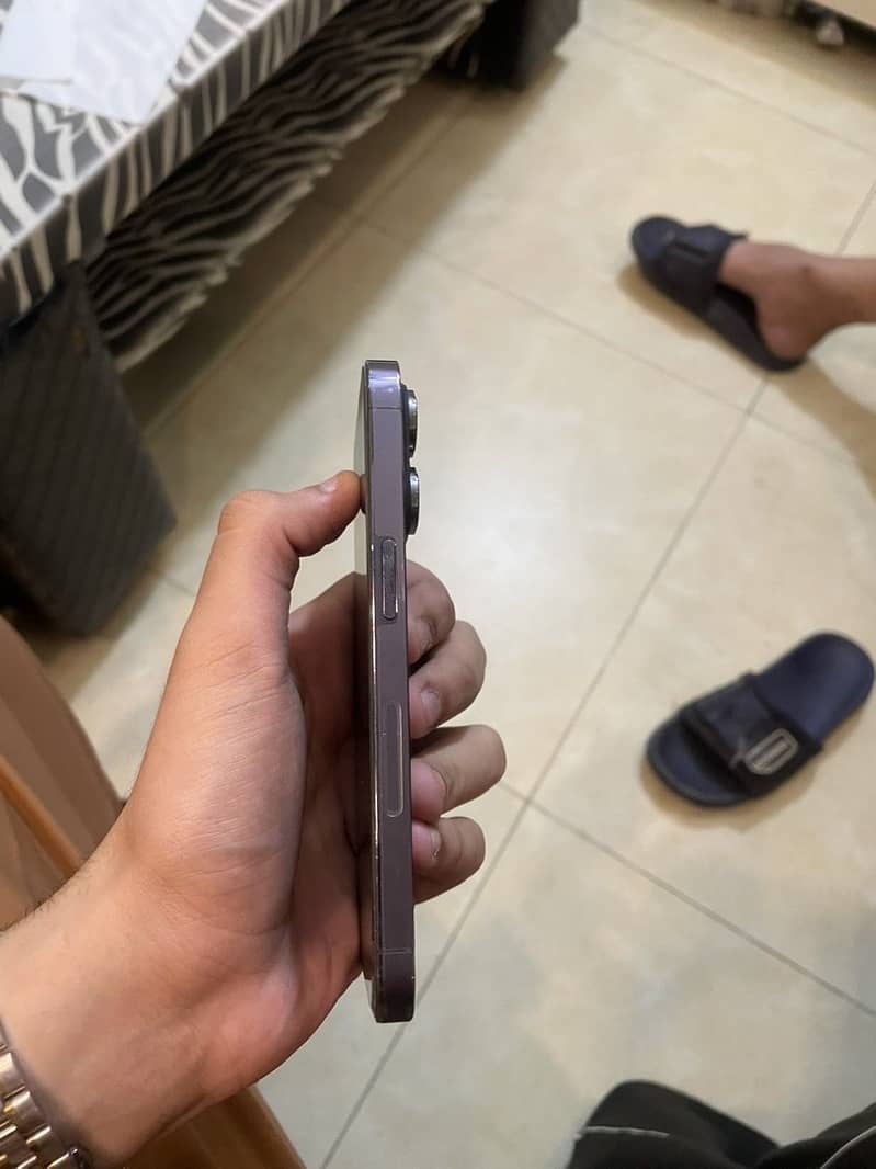 Apple iPhone 14 Pro 1