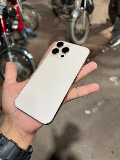 Apple iPhone 16 Pro Max