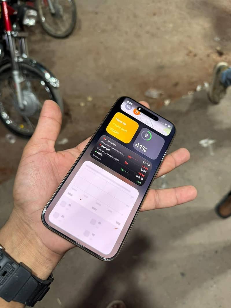 Apple iPhone 16 Pro Max 2