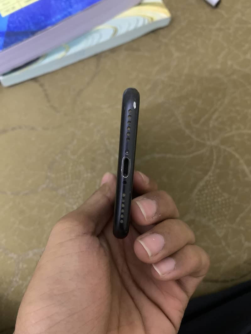 Apple iPhone 7 2