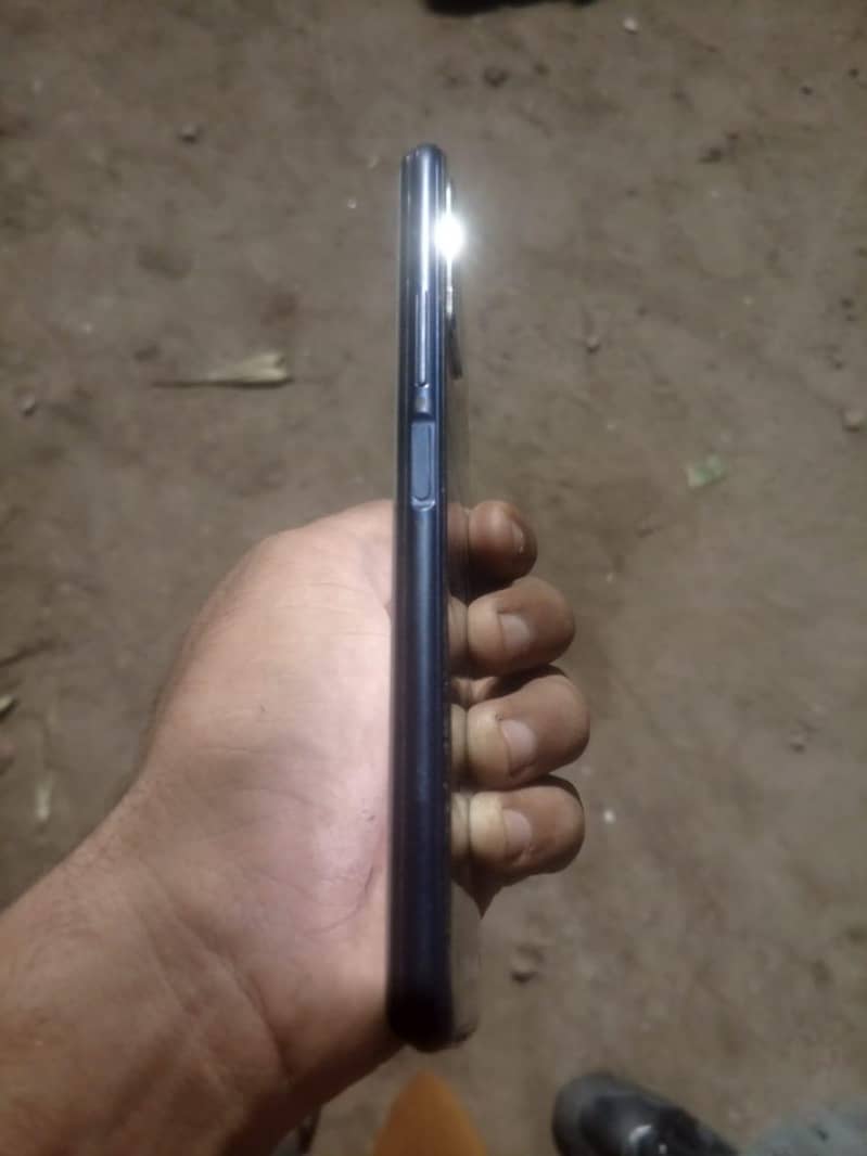 Vivo V21 1