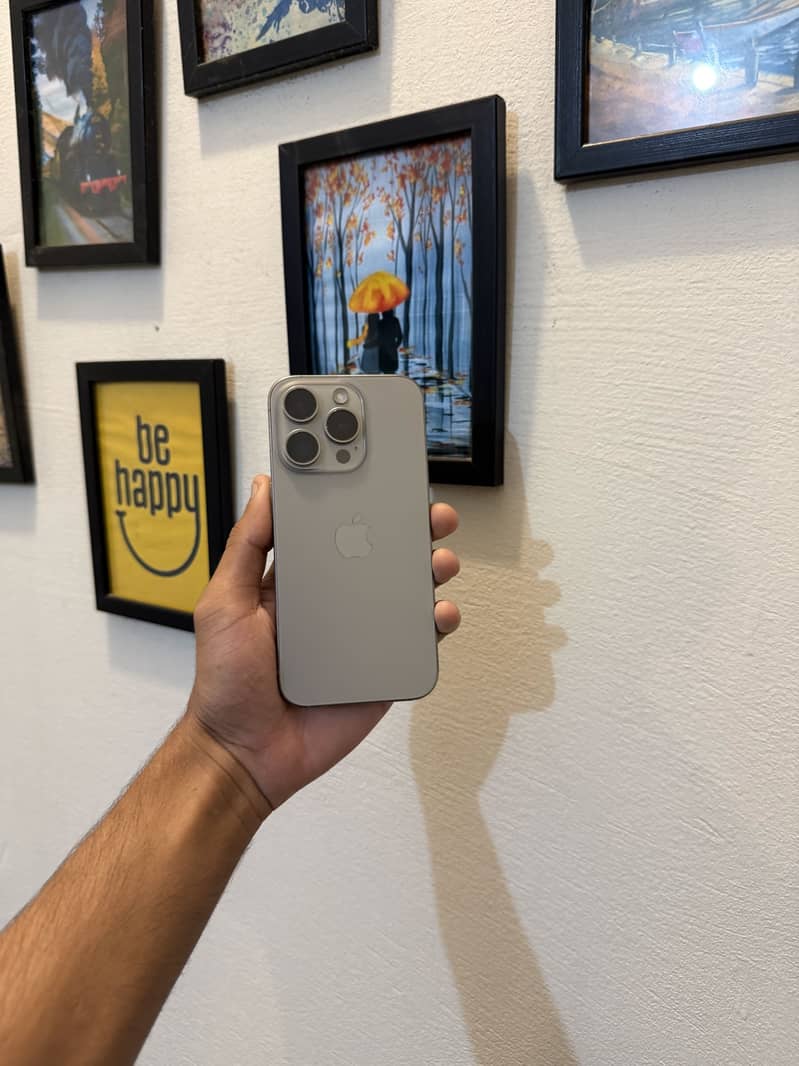 Apple iPhone 15 Pro 0