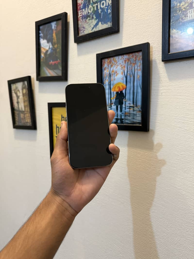 Apple iPhone 15 Pro 3