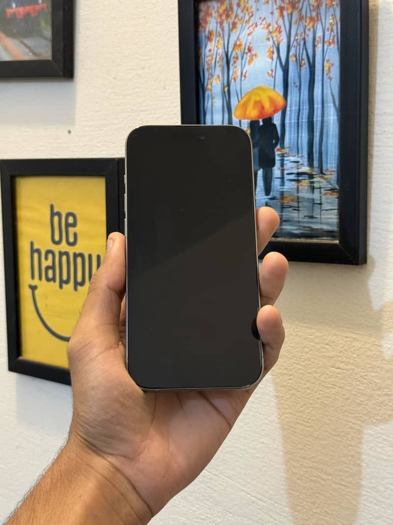 Apple iPhone 15 Pro 4