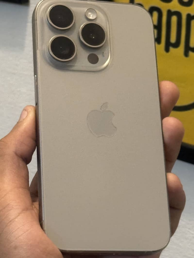 Apple iPhone 15 Pro 6