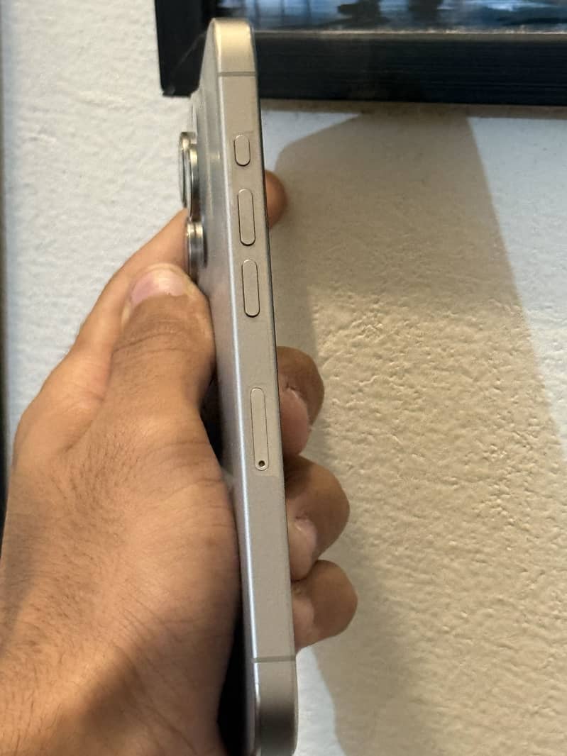 Apple iPhone 15 Pro 9