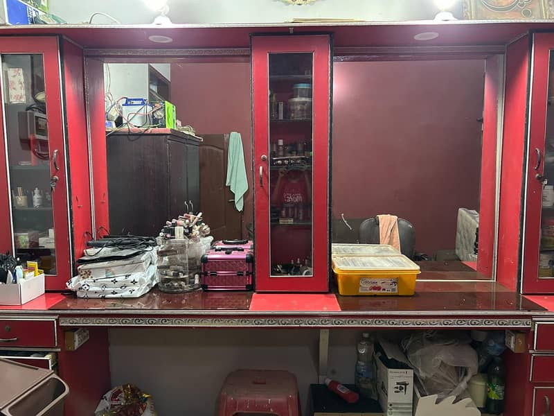 parlour divider 1