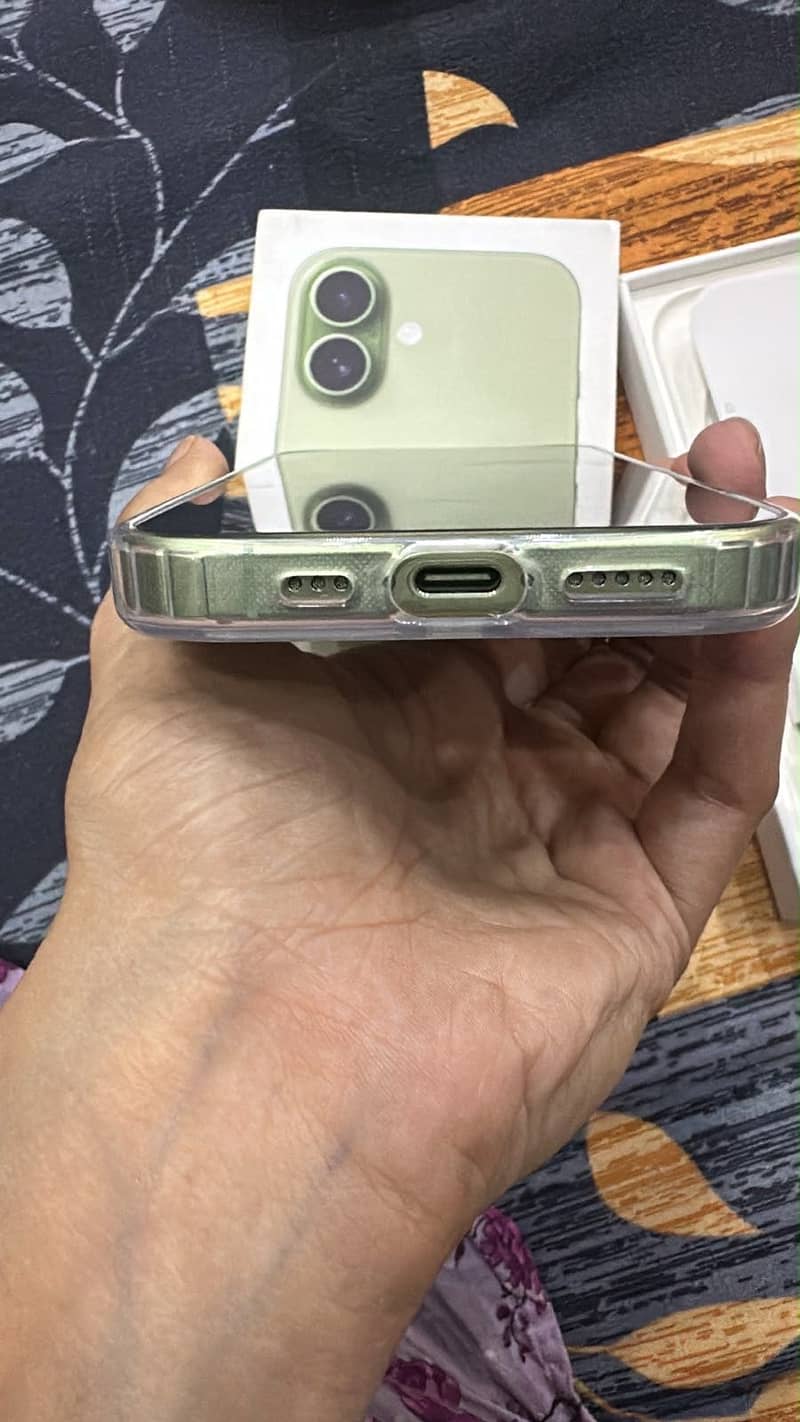 Apple iPhone 17 4