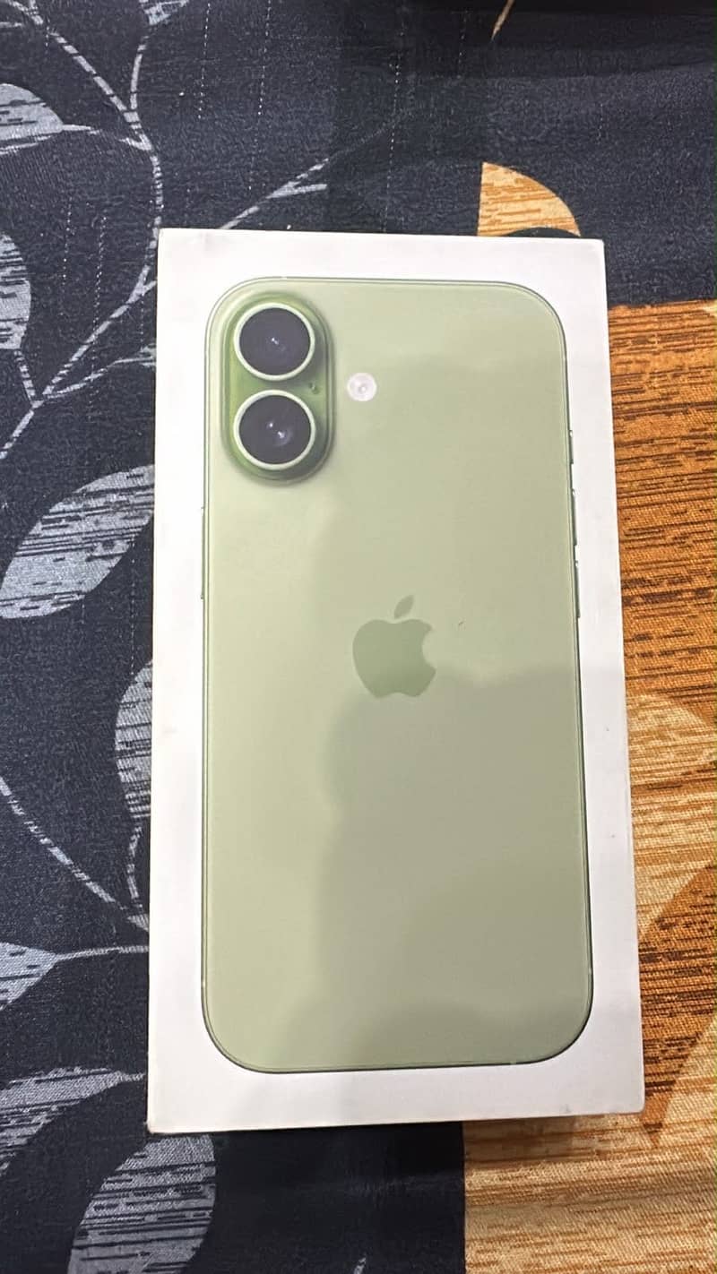 Apple iPhone 17 5