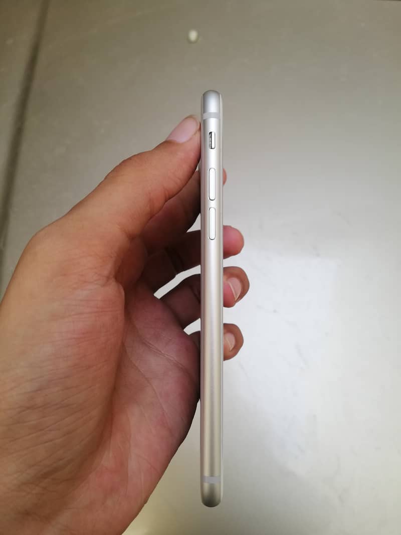 Apple iPhone 8 5