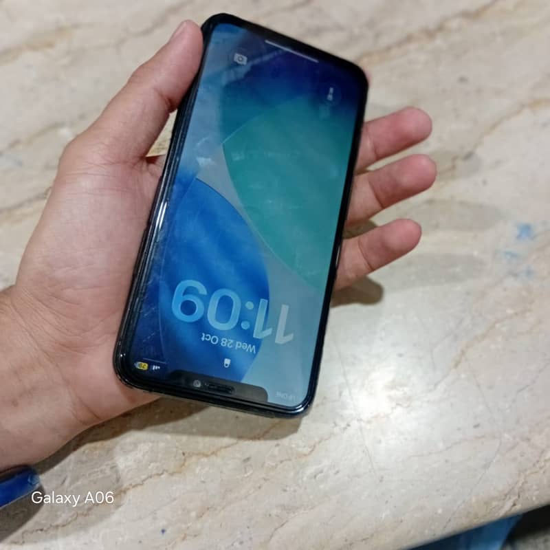 Apple iPhone 11 Pro 2