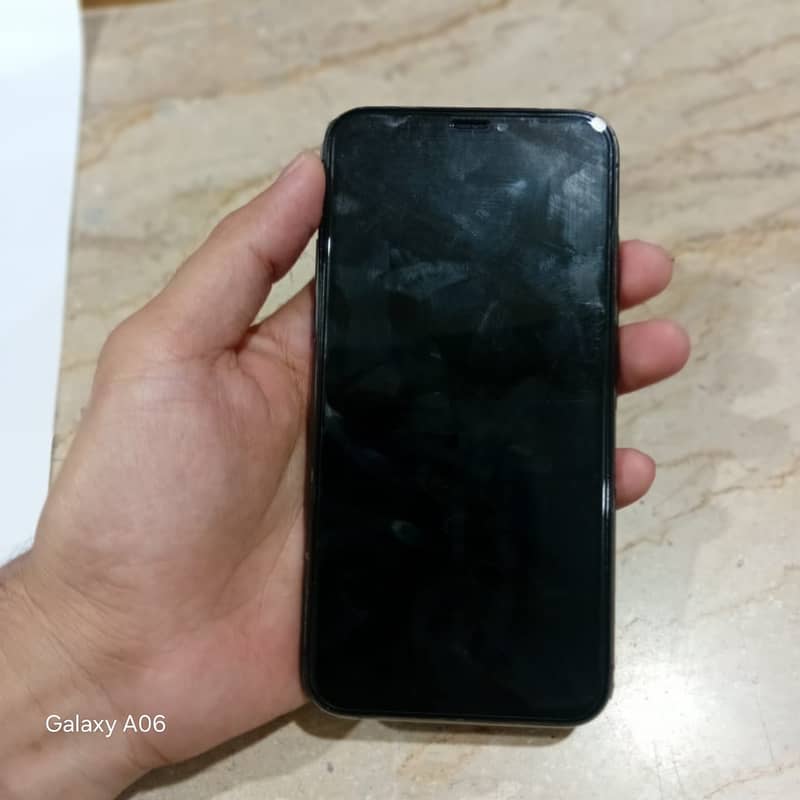 Apple iPhone 11 Pro 4