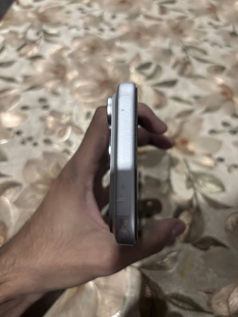 Apple iPhone 17 Pro Max 1