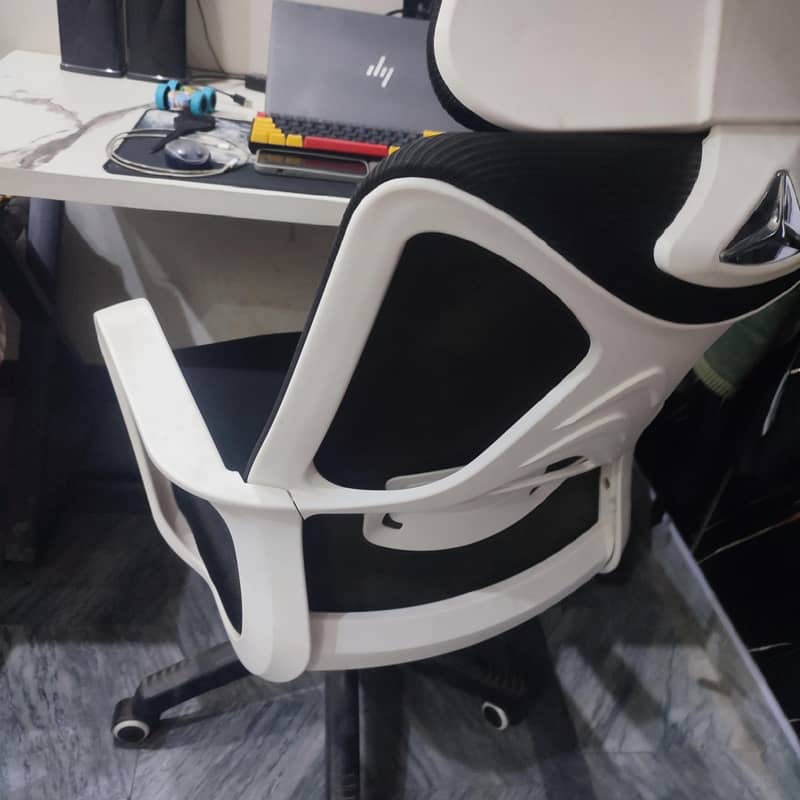 Gaming Setup Chair 1