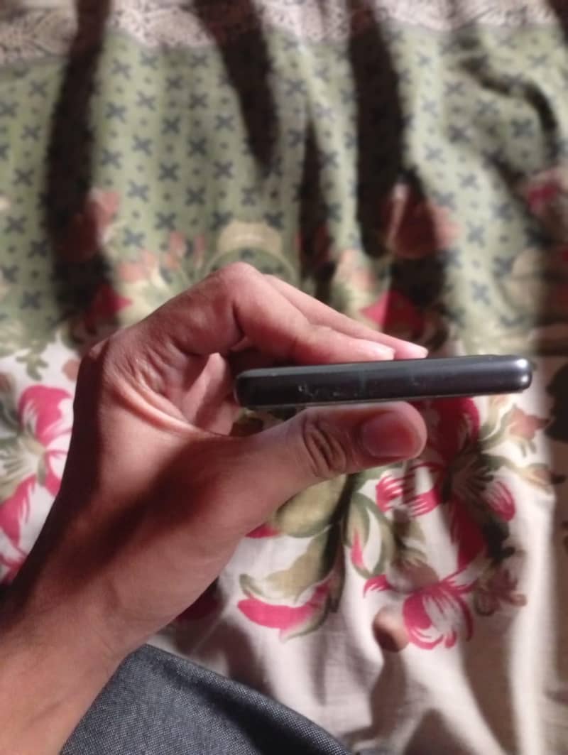 Google Pixel 7 4