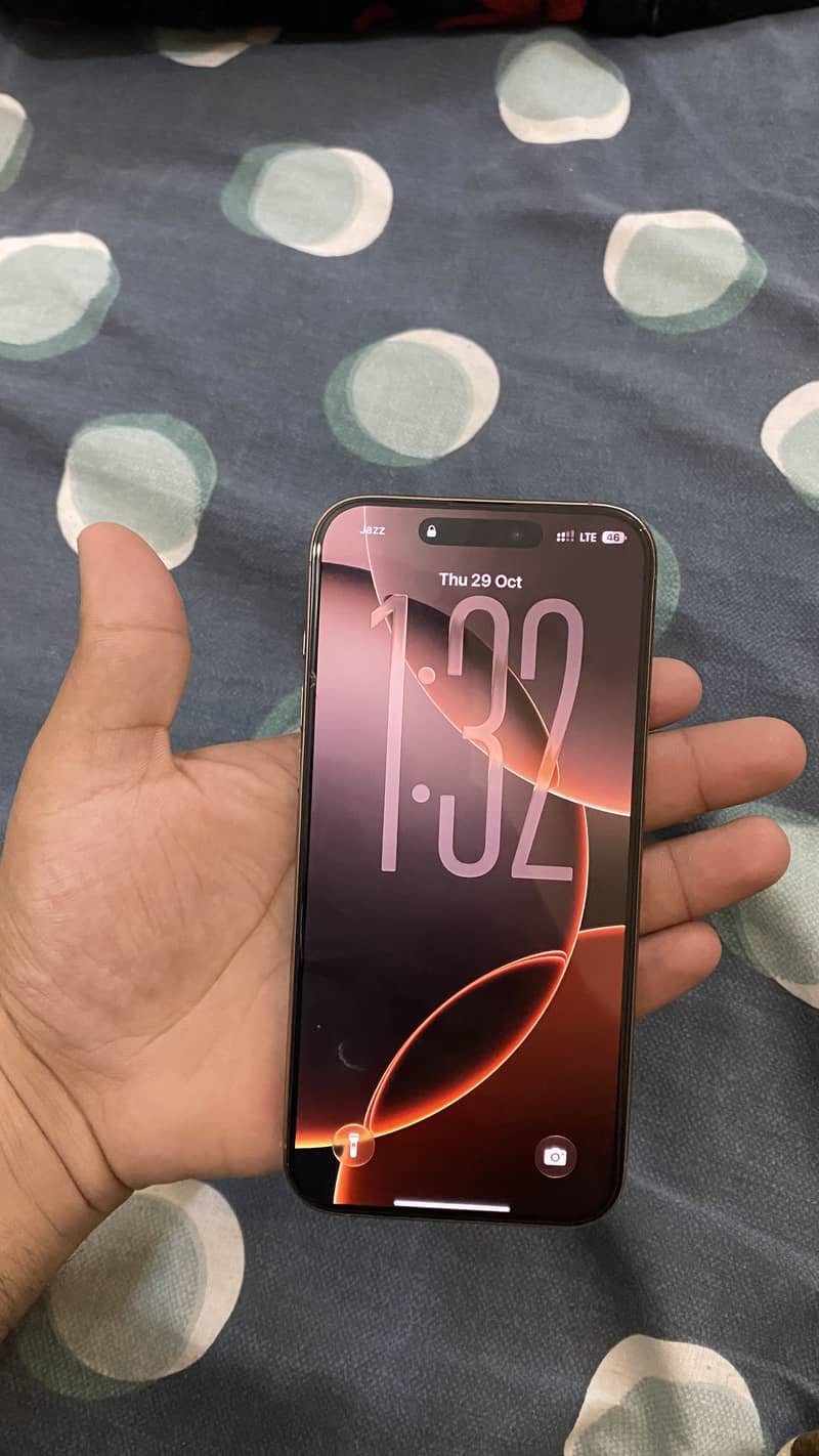 Apple iPhone 16 Pro Max 1