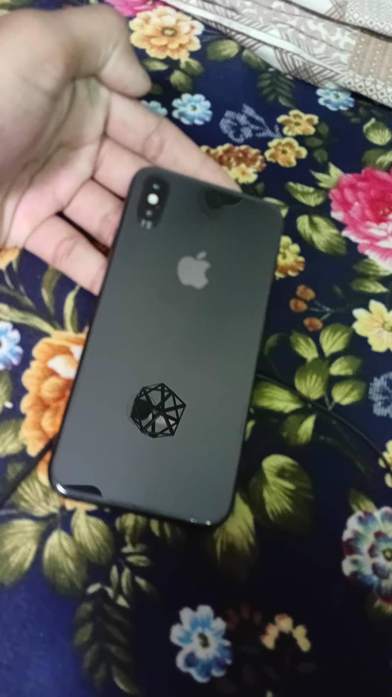 Apple iPhone X 3