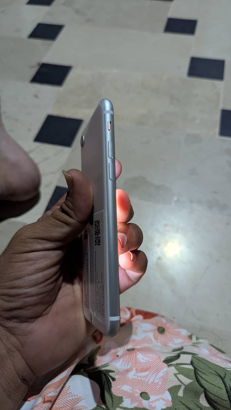 Apple iPhone SE 4