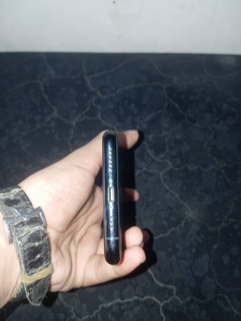 Apple iPhone 11 Pro 0