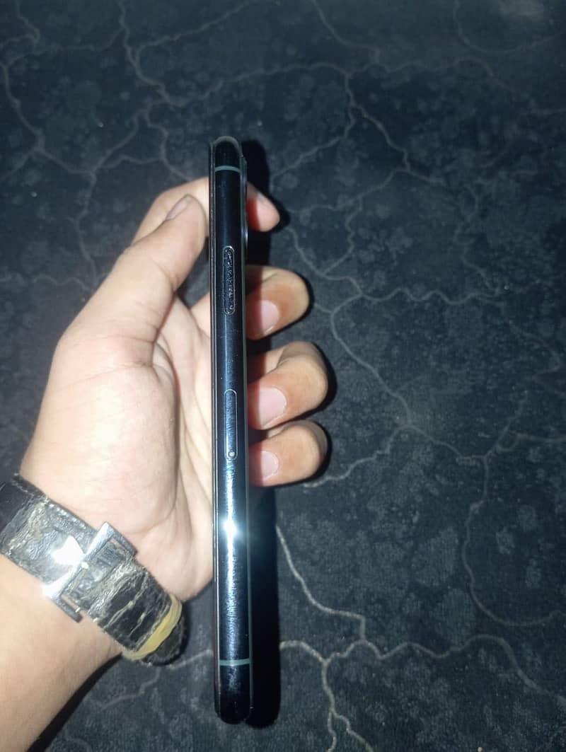 Apple iPhone 11 Pro 6