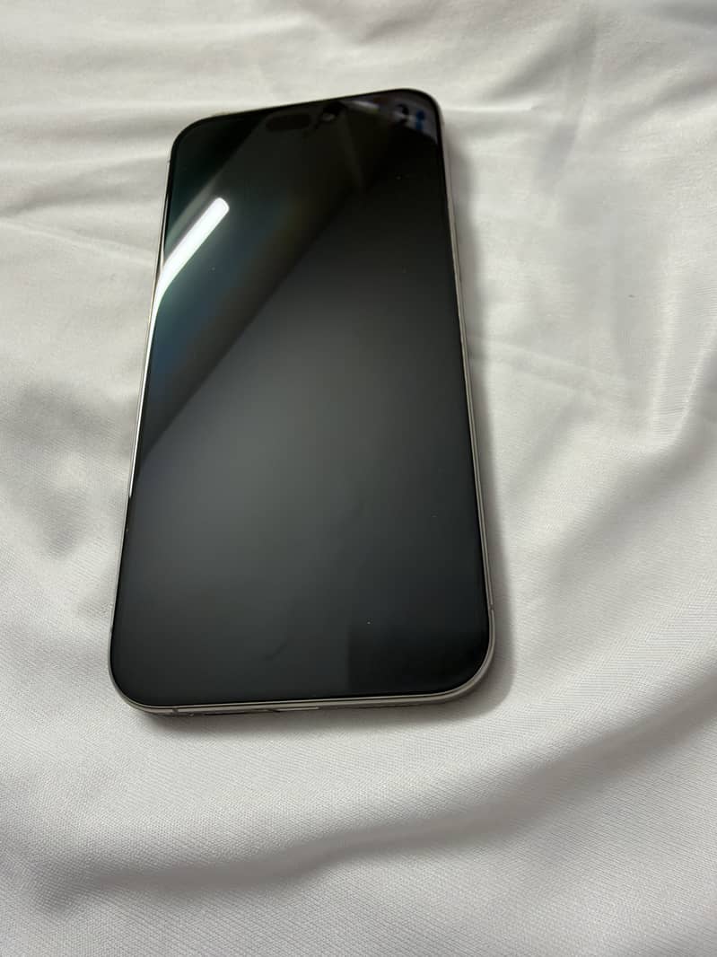 Apple iPhone 15 Pro Max 3