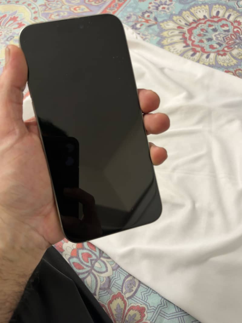 Apple iPhone 15 Pro Max 6