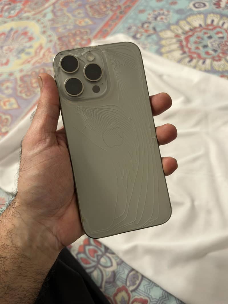 Apple iPhone 15 Pro Max 8