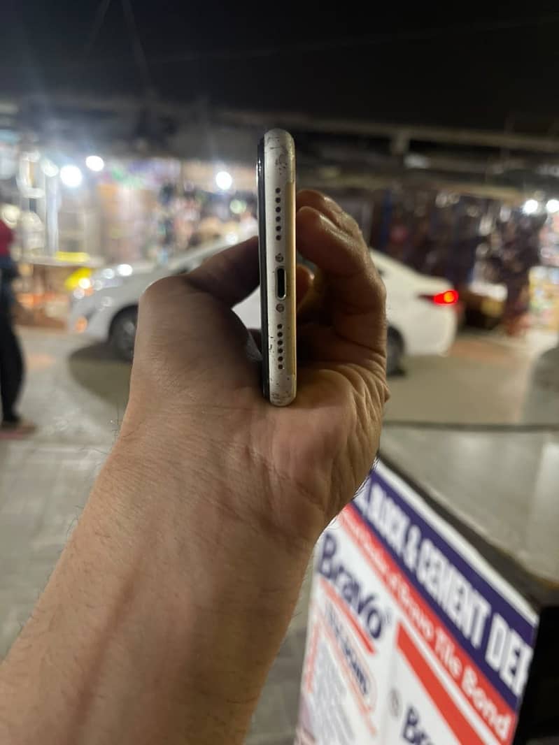 iPhone 11 7