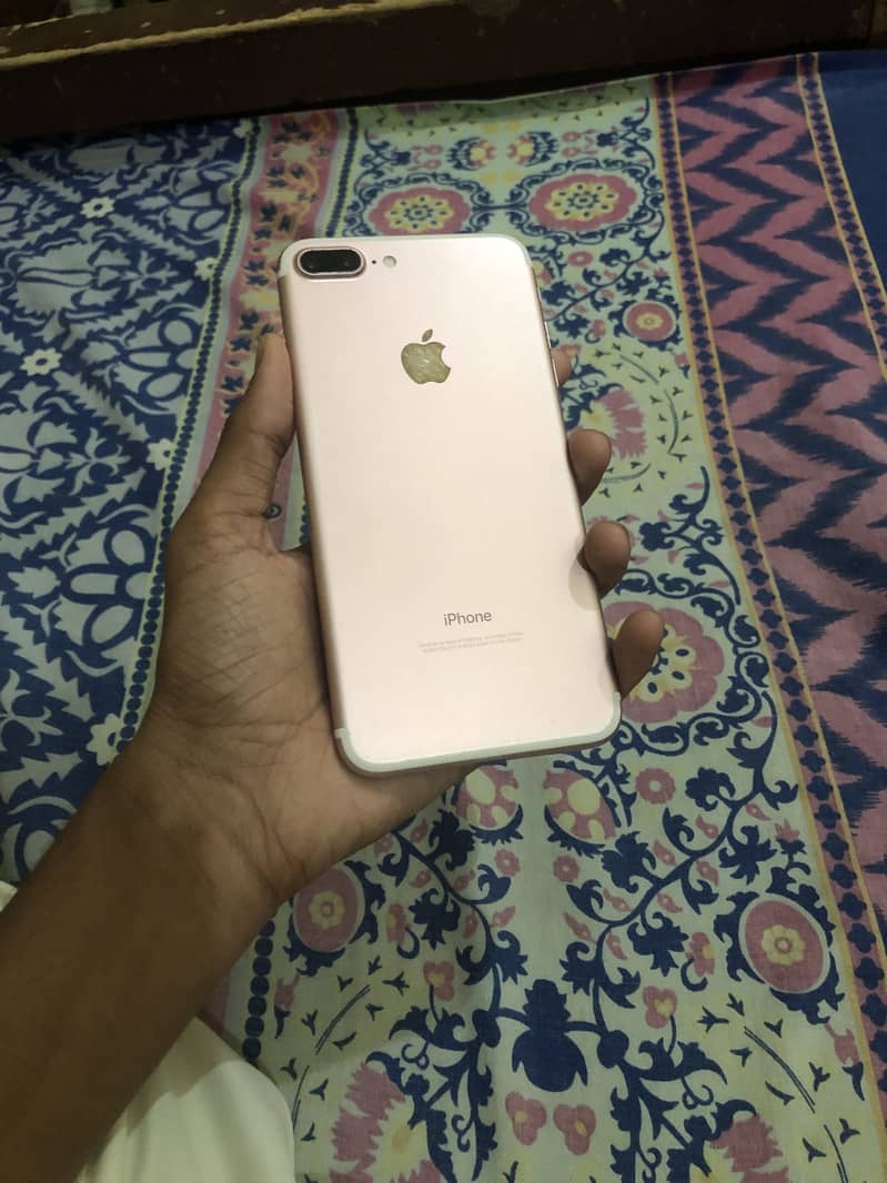 Apple iPhone 7 Plus 0