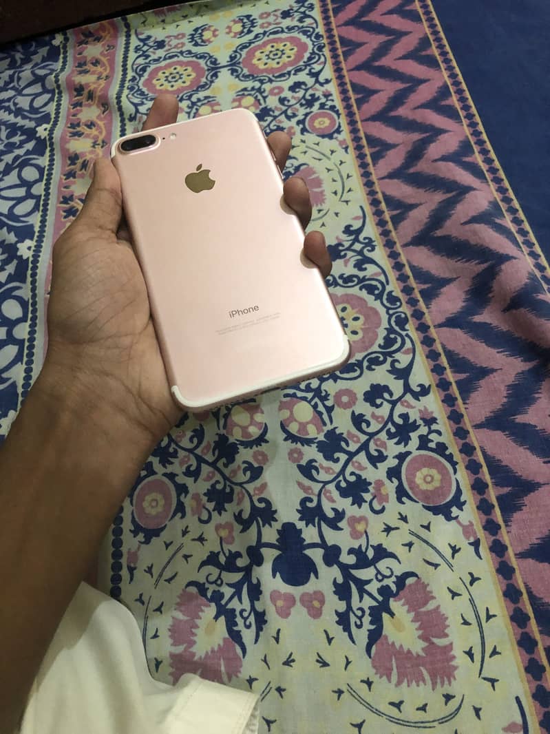 Apple iPhone 7 Plus 1