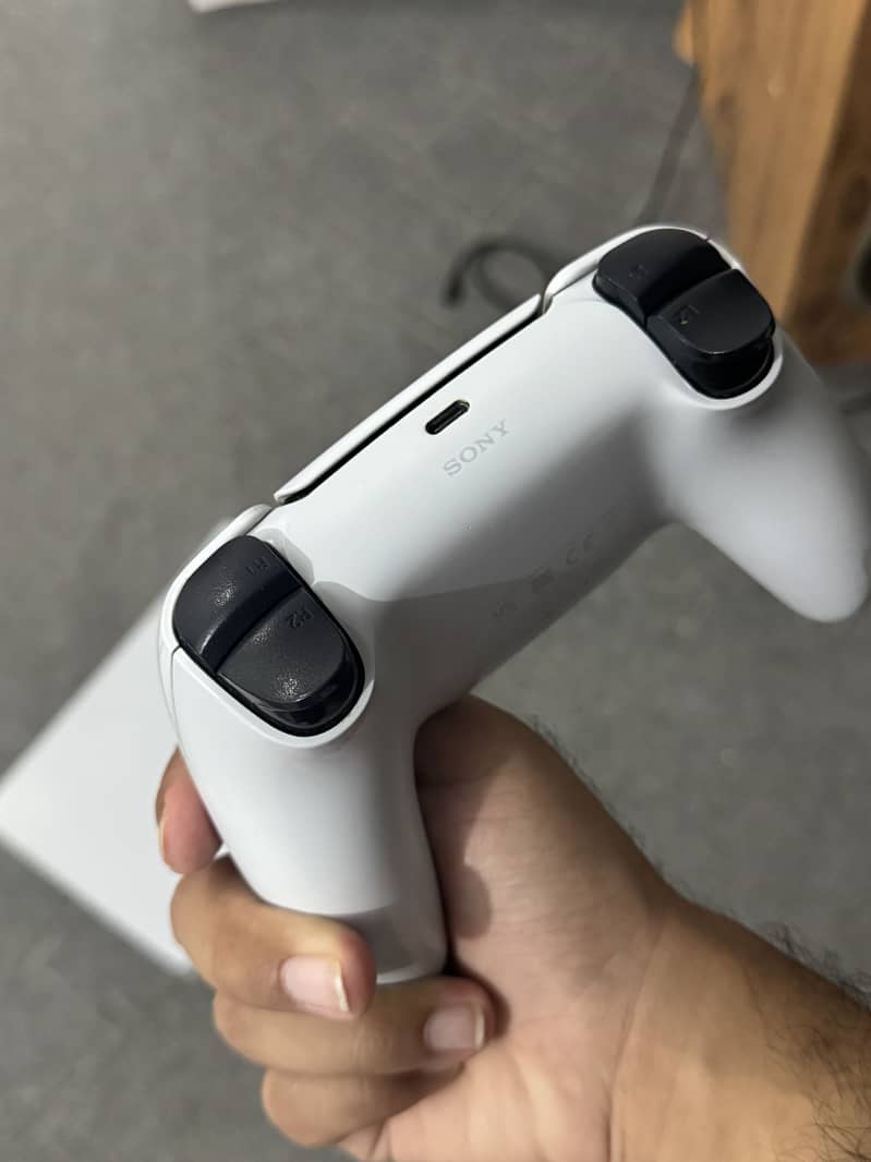 PS5 DualSense Controller - Original 1