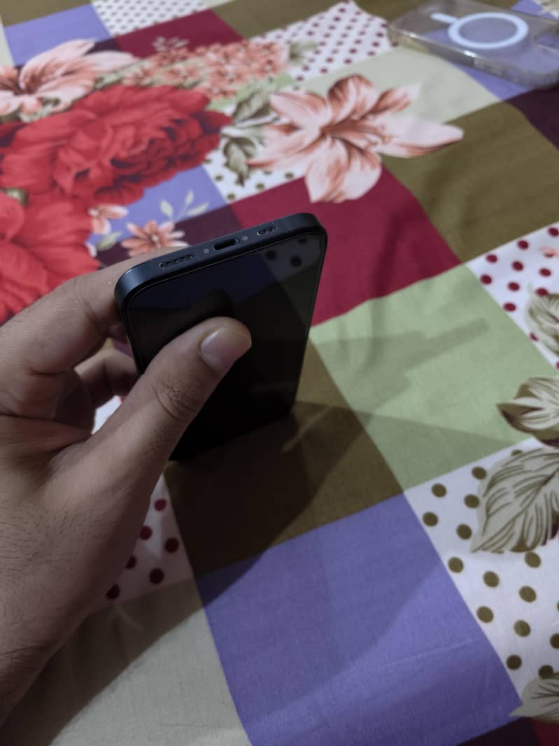 Apple iPhone 12 1