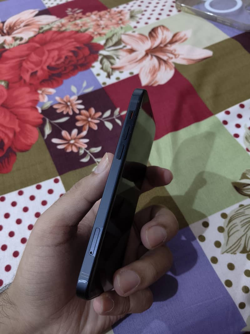 Apple iPhone 12 3