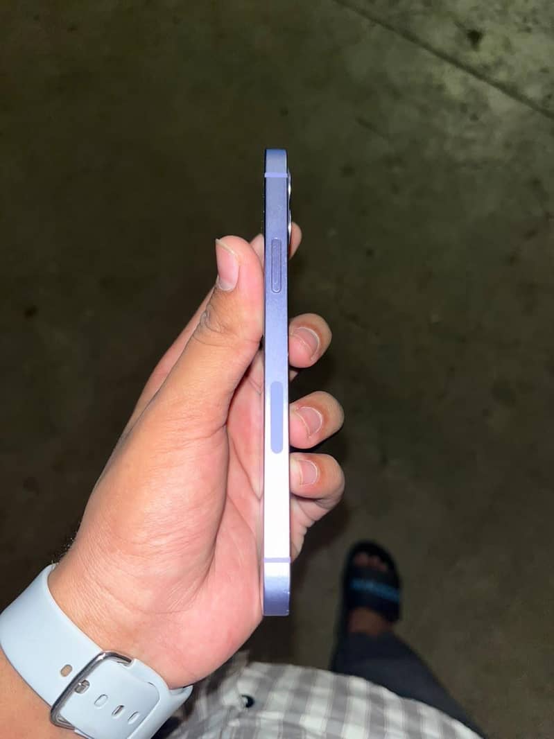Apple iPhone 12 3