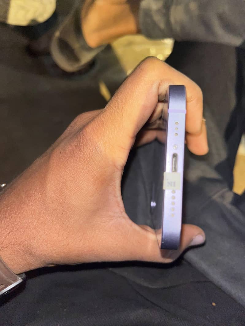 Apple iPhone 12 6