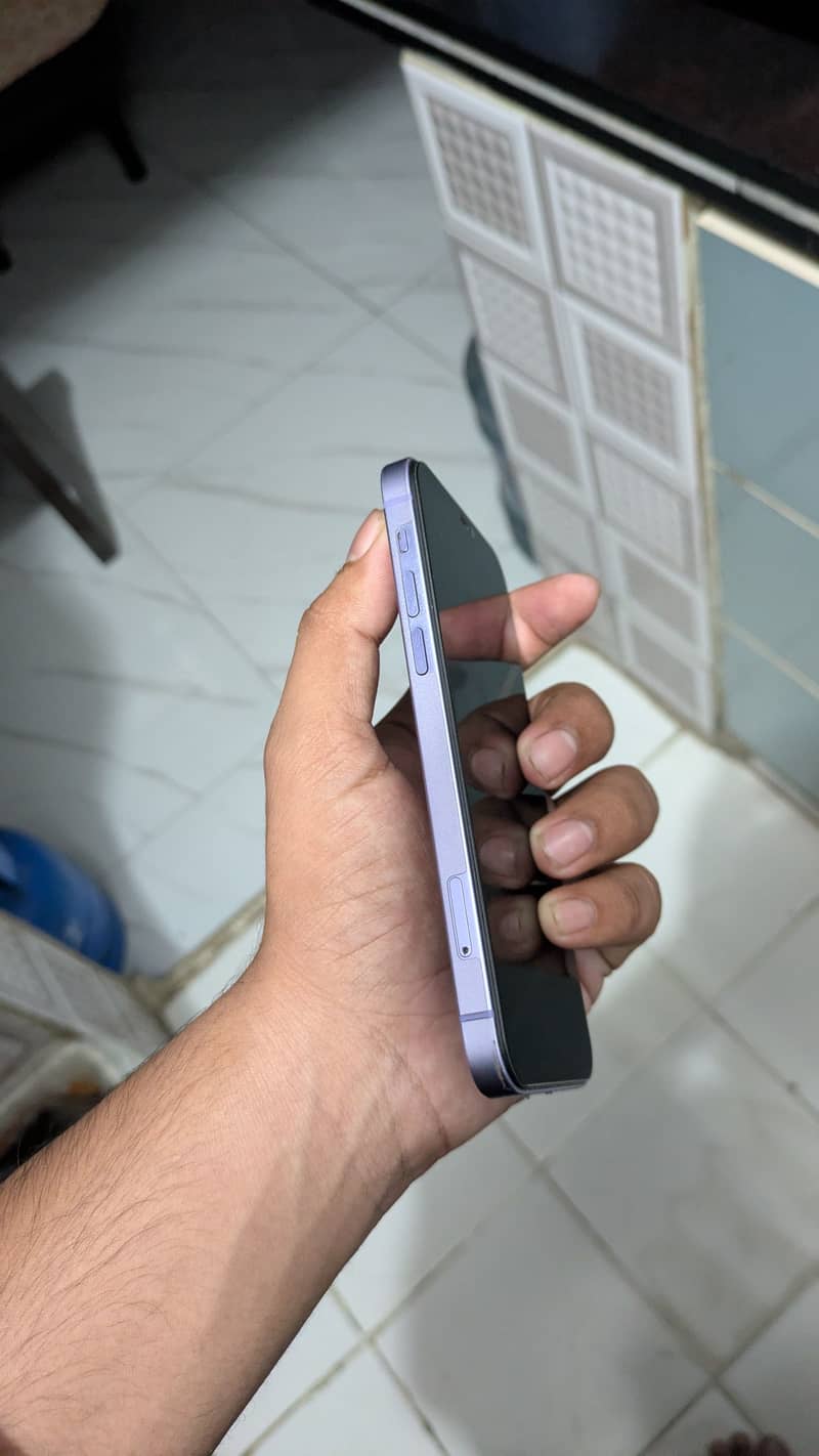 Apple iPhone 12 6