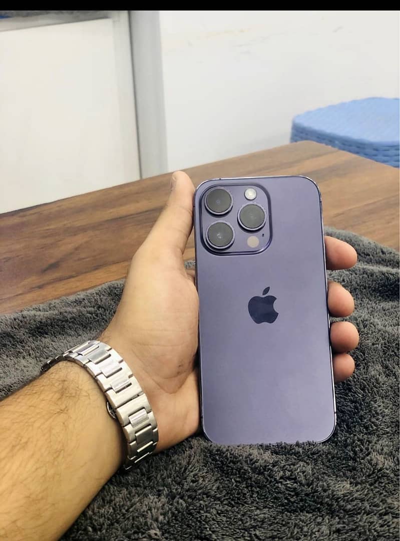 Apple iPhone 14 Pro 0