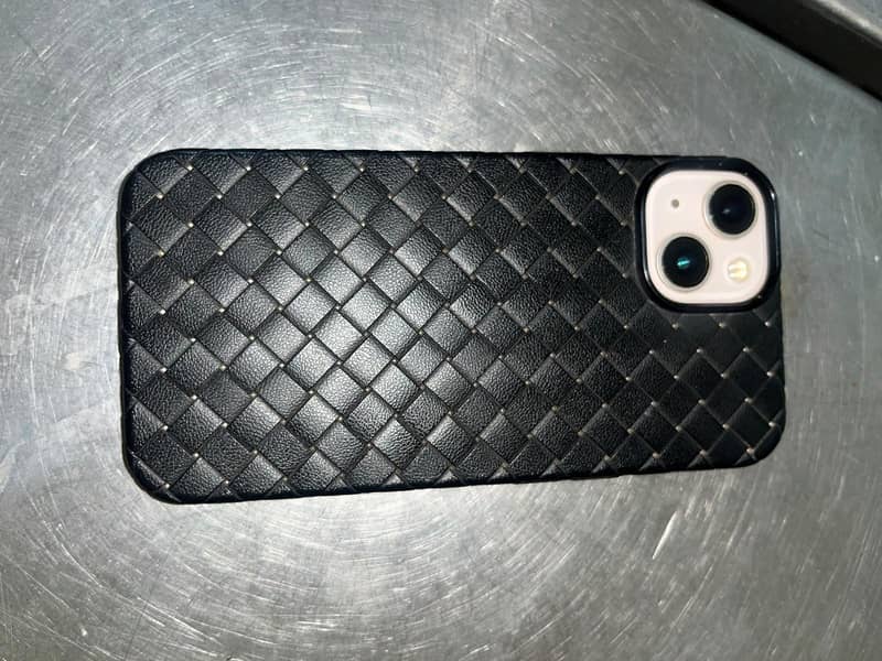 Apple iPhone 13 4