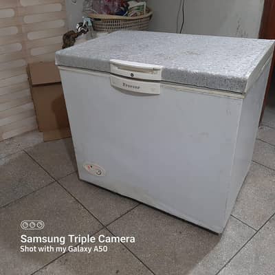 Waves Single Door Deep Freezer Medium Size (0300/4149583)