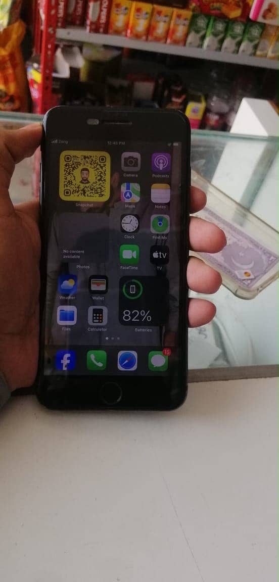 Apple iPhone 7 Plus 2