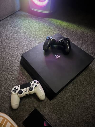 PS4 PRO 1 TB - Jailbreak - Scratchless - Games installed