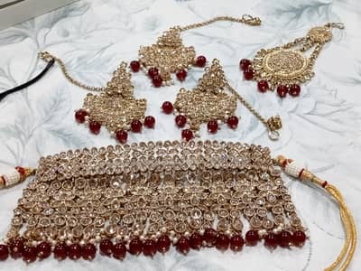 Complete bridal jwellery set ( used only on wedding day)