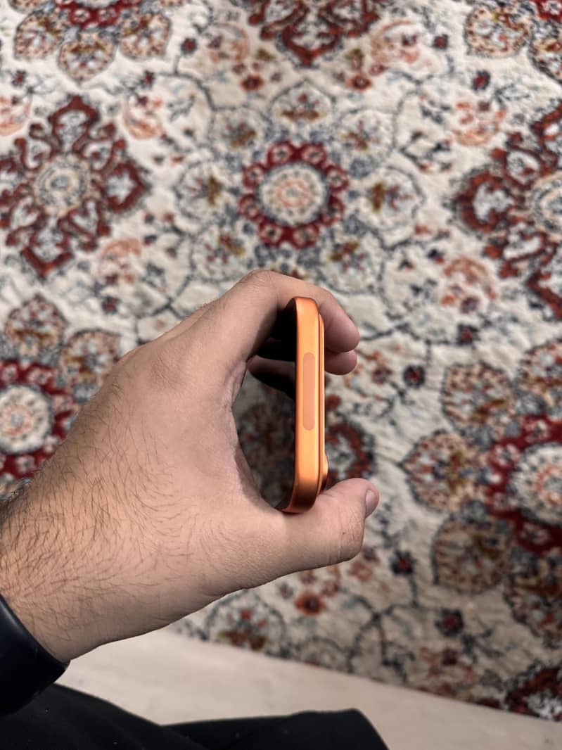 iPhone 17 Pro Max 4